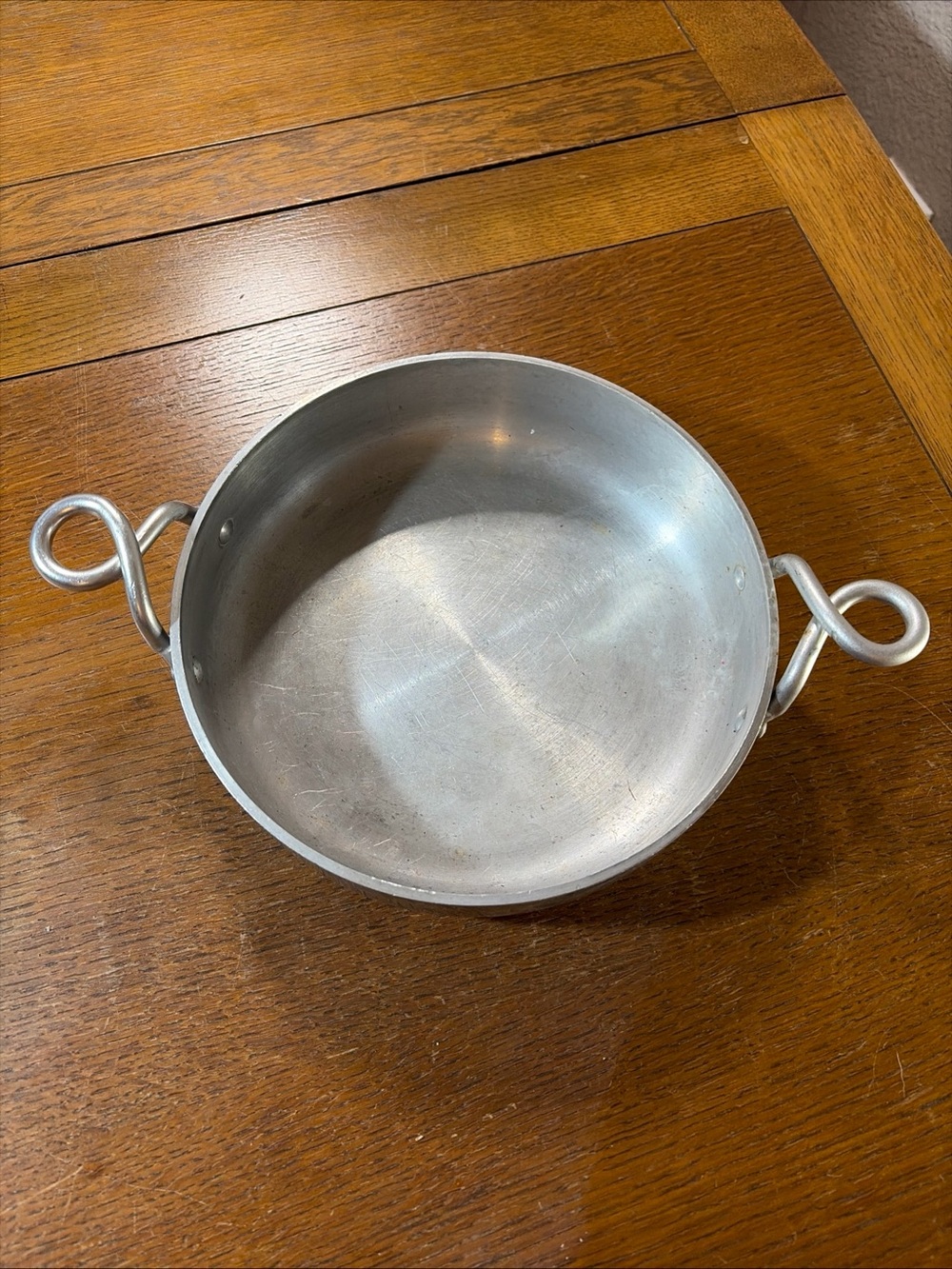 Vintage Wear Ever Aluminum Frying Pan No Lid  #902 twist Double handle 8”